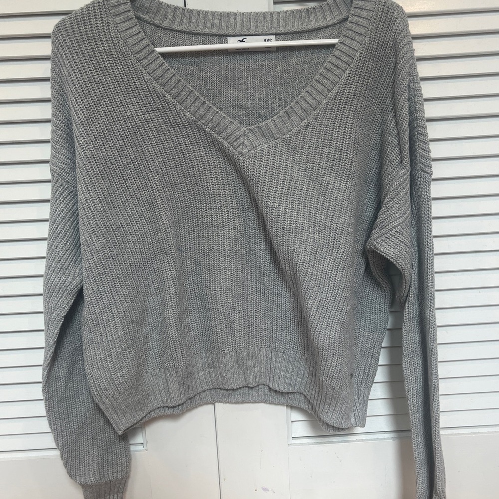 hollister grey sweater